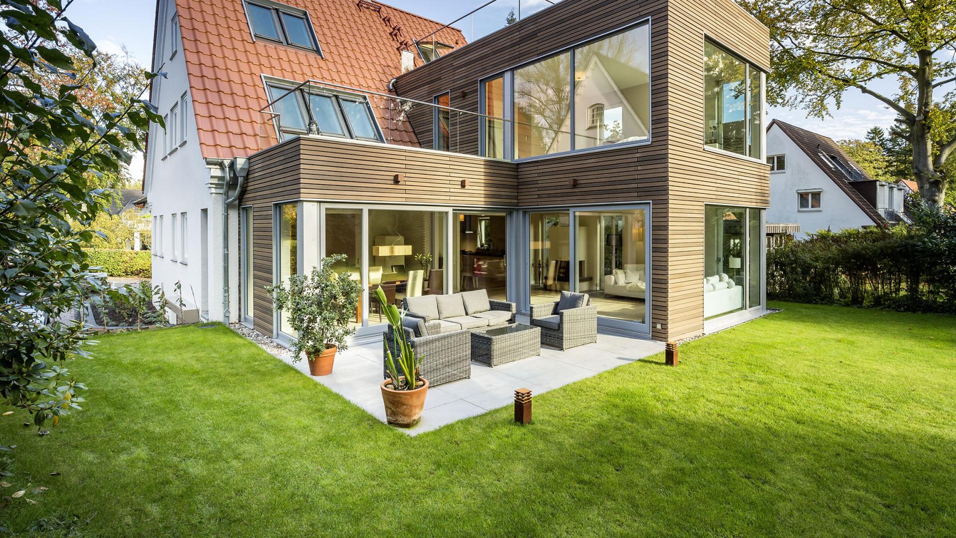 Umbau und Erweiterung eines Einfamilienhauses in Hamburg Blankenese