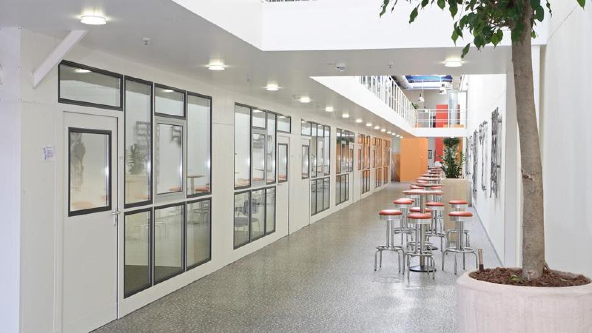 Doppelstockanlage für Büroräume mit Galerie