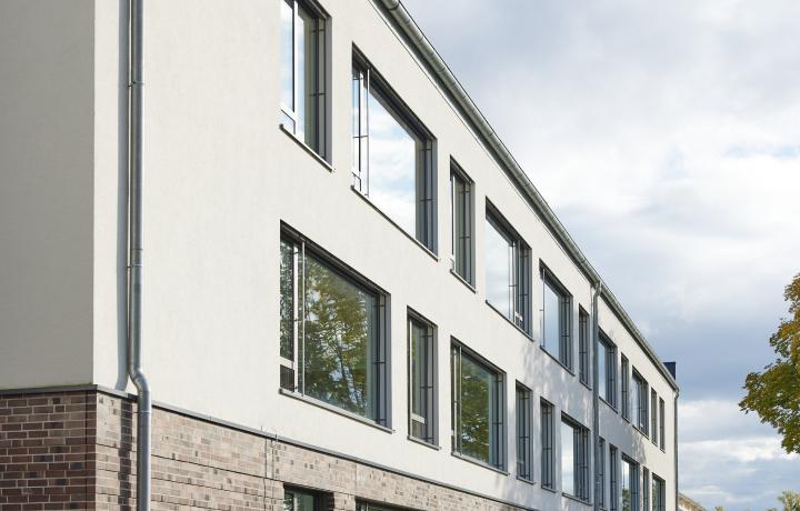 Gesamtschule Minden, Schulgebäude, Klinkerfassade, Putzfassade