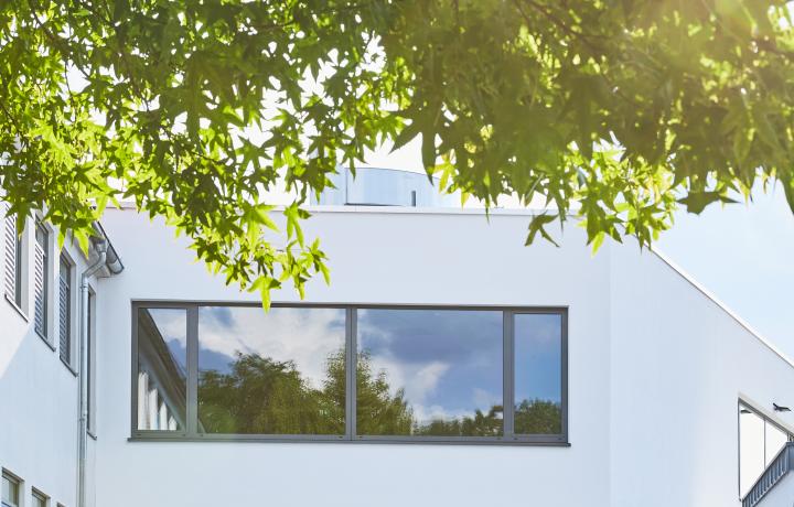 Gesamtschule Schlangen, Schulgebäude, Putzfassade, Klinkerfassade