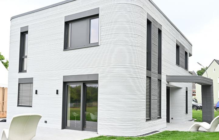 Wohnhaus aus dem 3D-Betondrucker, Beckum, Ansicht Schräg von der Seite