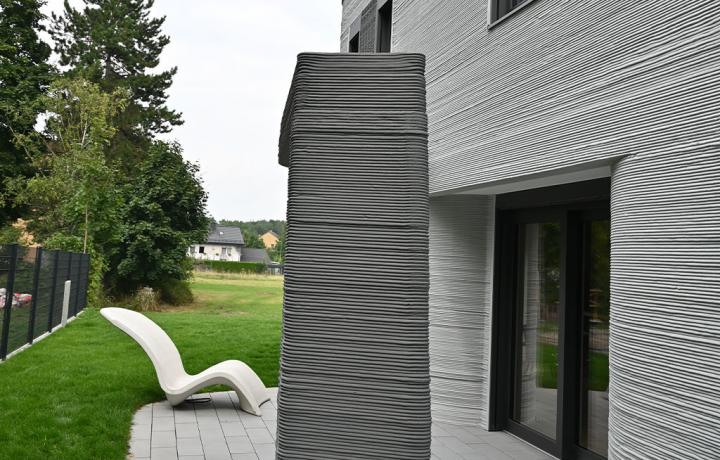 Wohnhaus aus dem 3D-Betondrucker, Beckum, Ansicht von der Seite