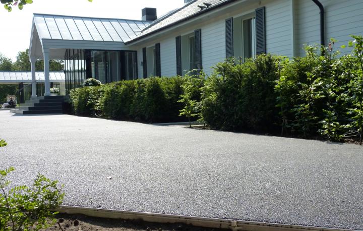 Wegedecke mit Epoxidharz und Viaflex-Einfassung
