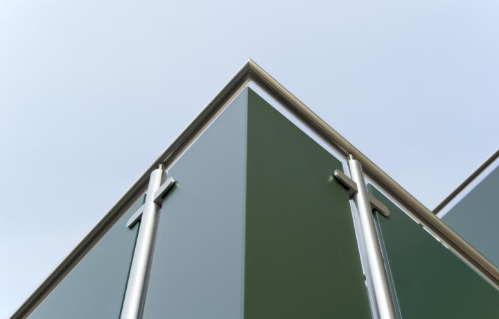spitzer Winkel Balkotop® Geländerfüllung