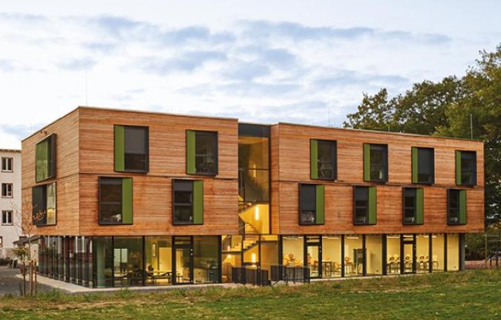 Internat Echzell – Mehrgeschossiger Hybridbau aus Beton und Holz