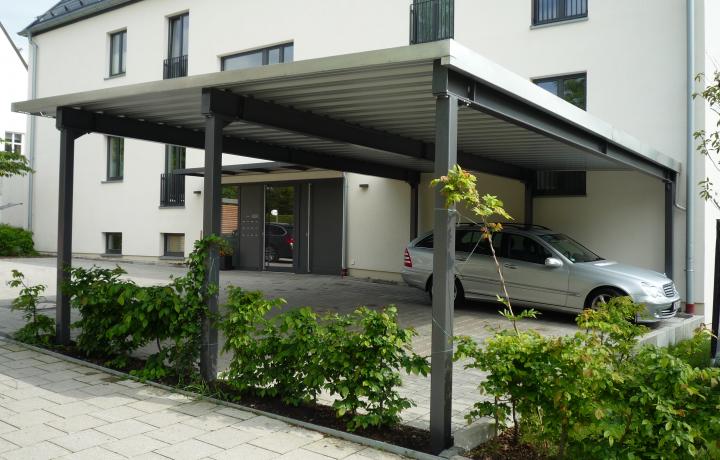 Carport für 3 Stellplätze, Trapezblechdach und Pulverbeschichtung