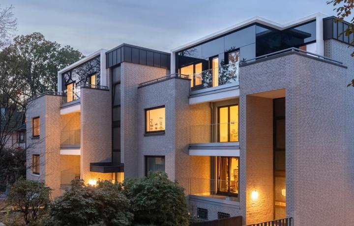 Modernisierung eines Mehrfamilienhauses aus den 1970er Jahren.