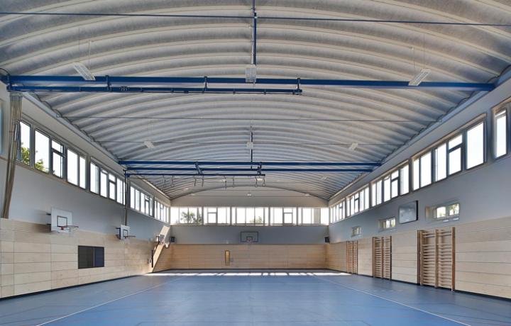 2-schalige Turnhalle, Innenansicht (wärmegedämmt) 