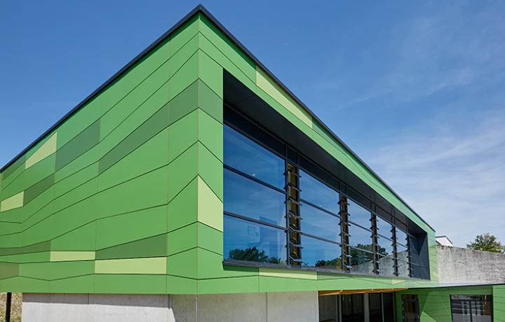 Förderschule in Pfarrkirchen mit Rockpanel Colours